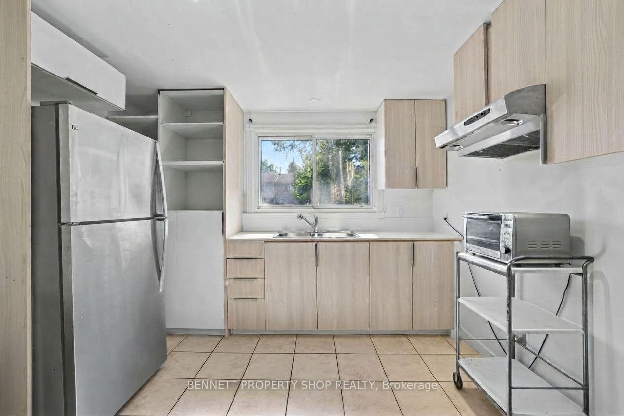 Photo 4 of Unit A, 1480 Heatherington Road, Ottawa, Heron Gate/Industrial Park — HOMEH