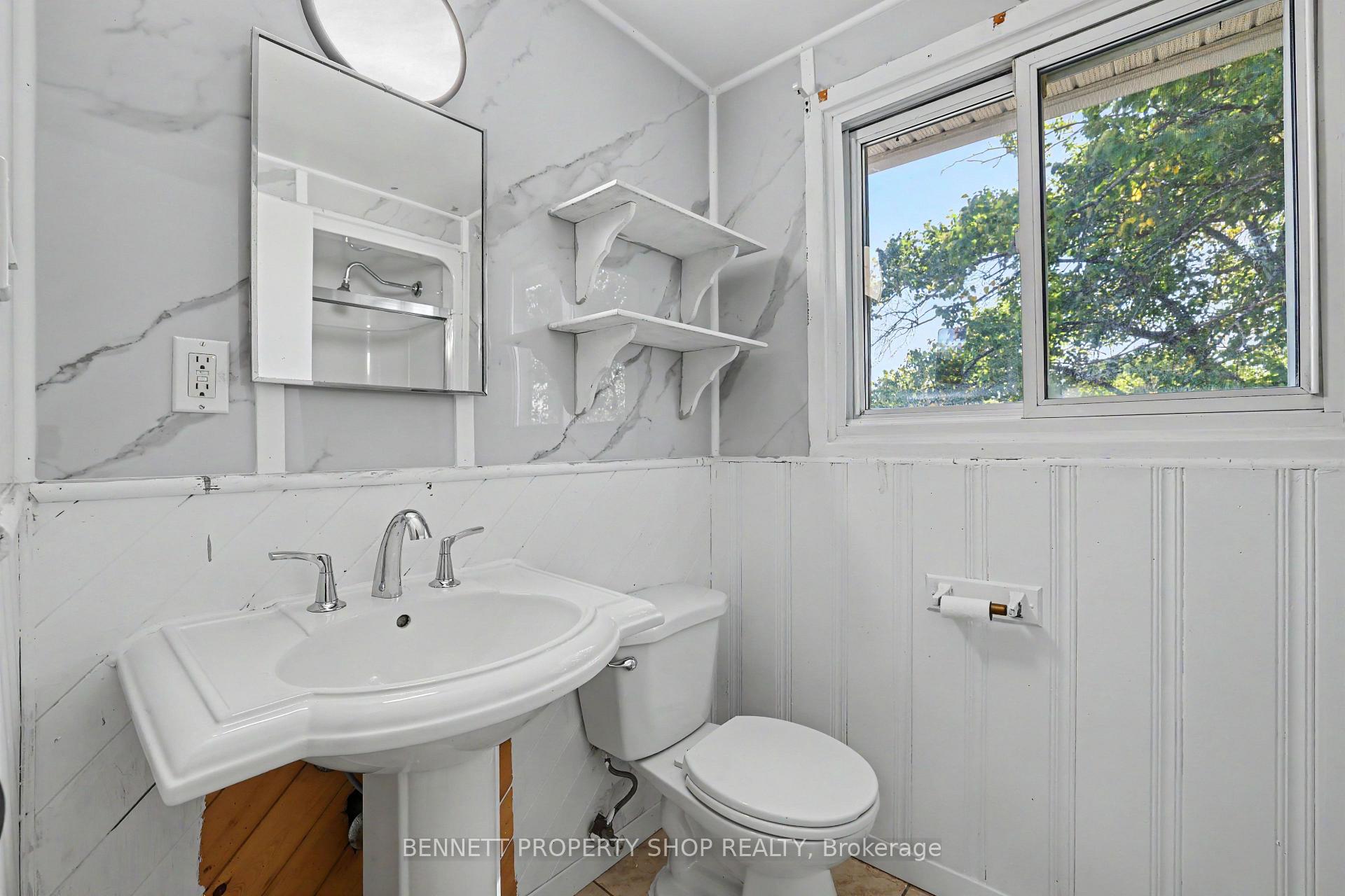 Photo 6 of Unit A, 1480 Heatherington Road, Ottawa, Heron Gate/Industrial Park — HOMEH