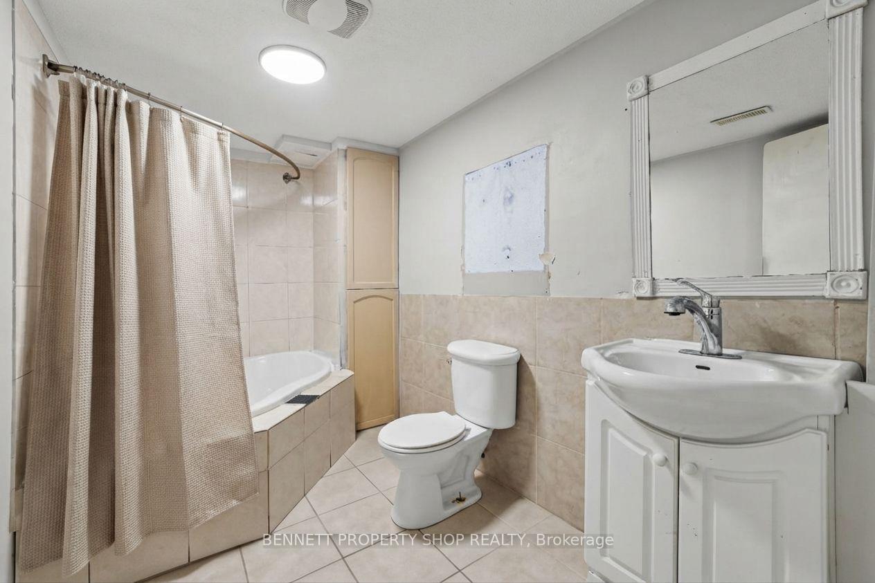 Photo 10 of Unit A, 1480 Heatherington Road, Ottawa, Heron Gate/Industrial Park — HOMEH