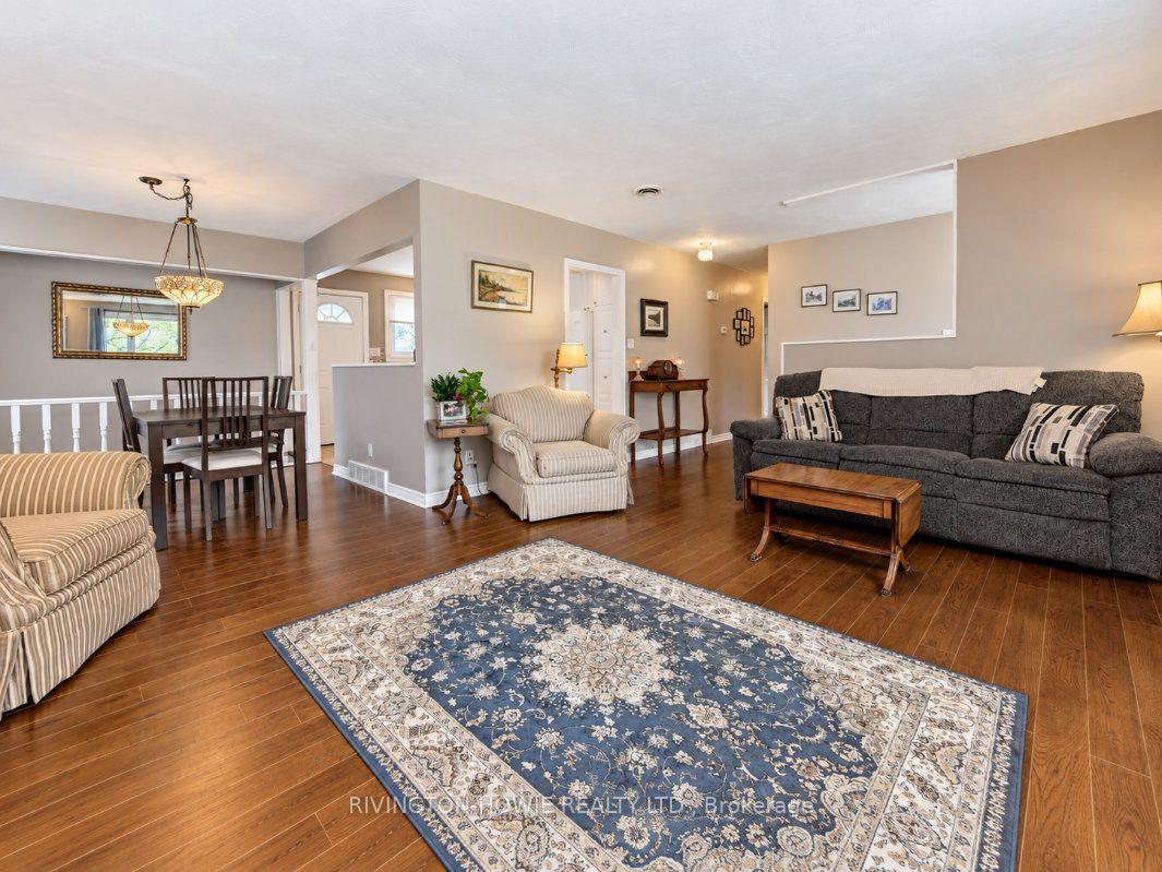 Photo 10 of 125 Snelgrove Drive, Ottawa, Carp — HOMEH