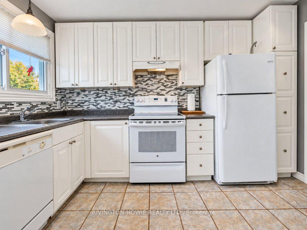 Photo 14 of 125 Snelgrove Drive, Ottawa, Carp — HOMEH