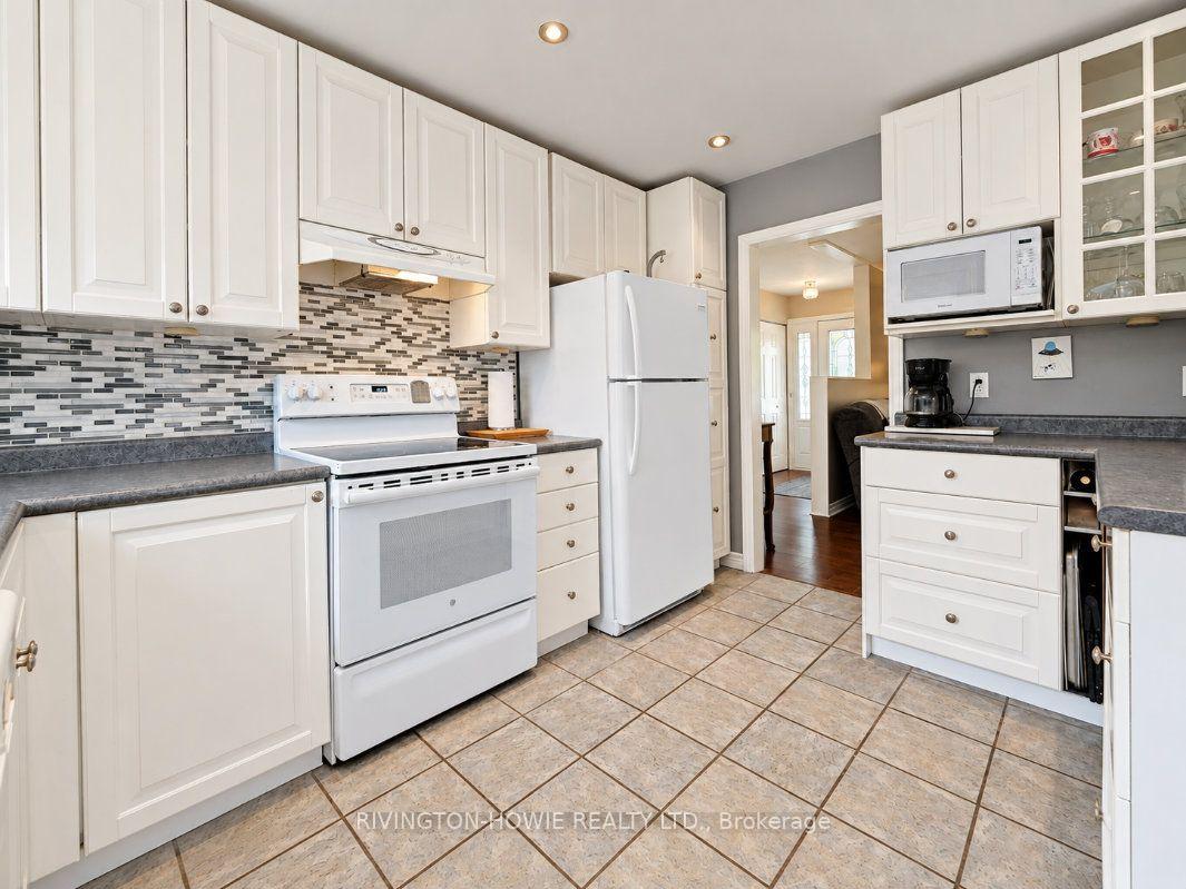 Photo 15 of 125 Snelgrove Drive, Ottawa, Carp — HOMEH