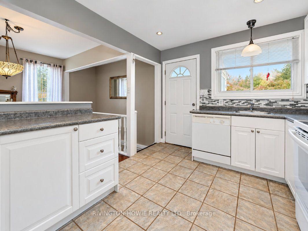 Photo 18 of 125 Snelgrove Drive, Ottawa, Carp — HOMEH