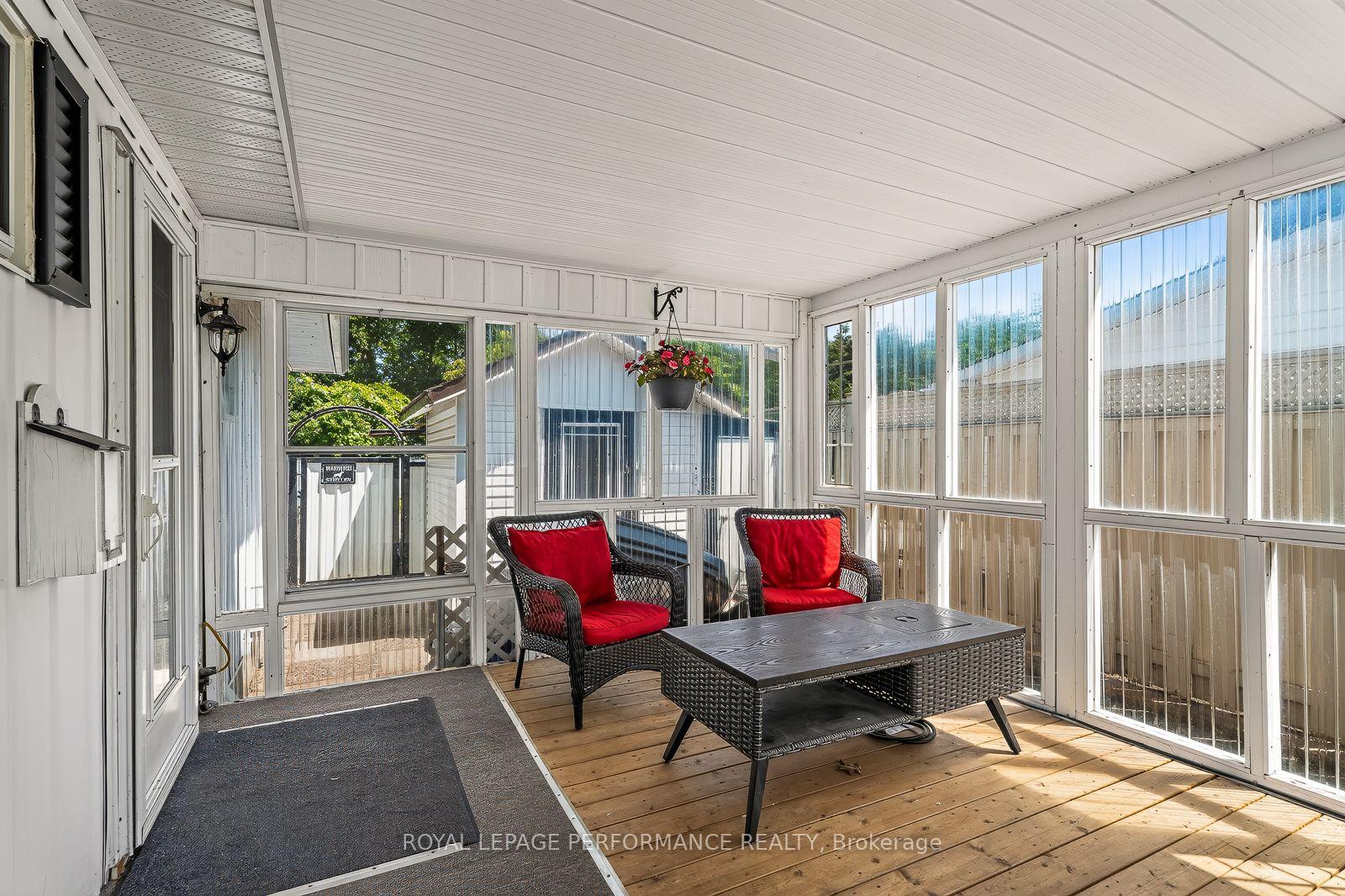 Photo 4 of 2179 Erinbrook Crescent, Ottawa, Sheffield Glen/Industrial Park — HOMEH