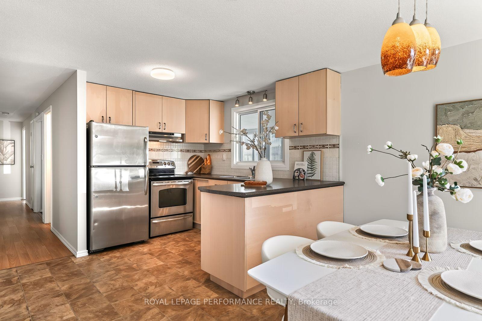 Photo 8 of 2179 Erinbrook Crescent, Ottawa, Sheffield Glen/Industrial Park — HOMEH