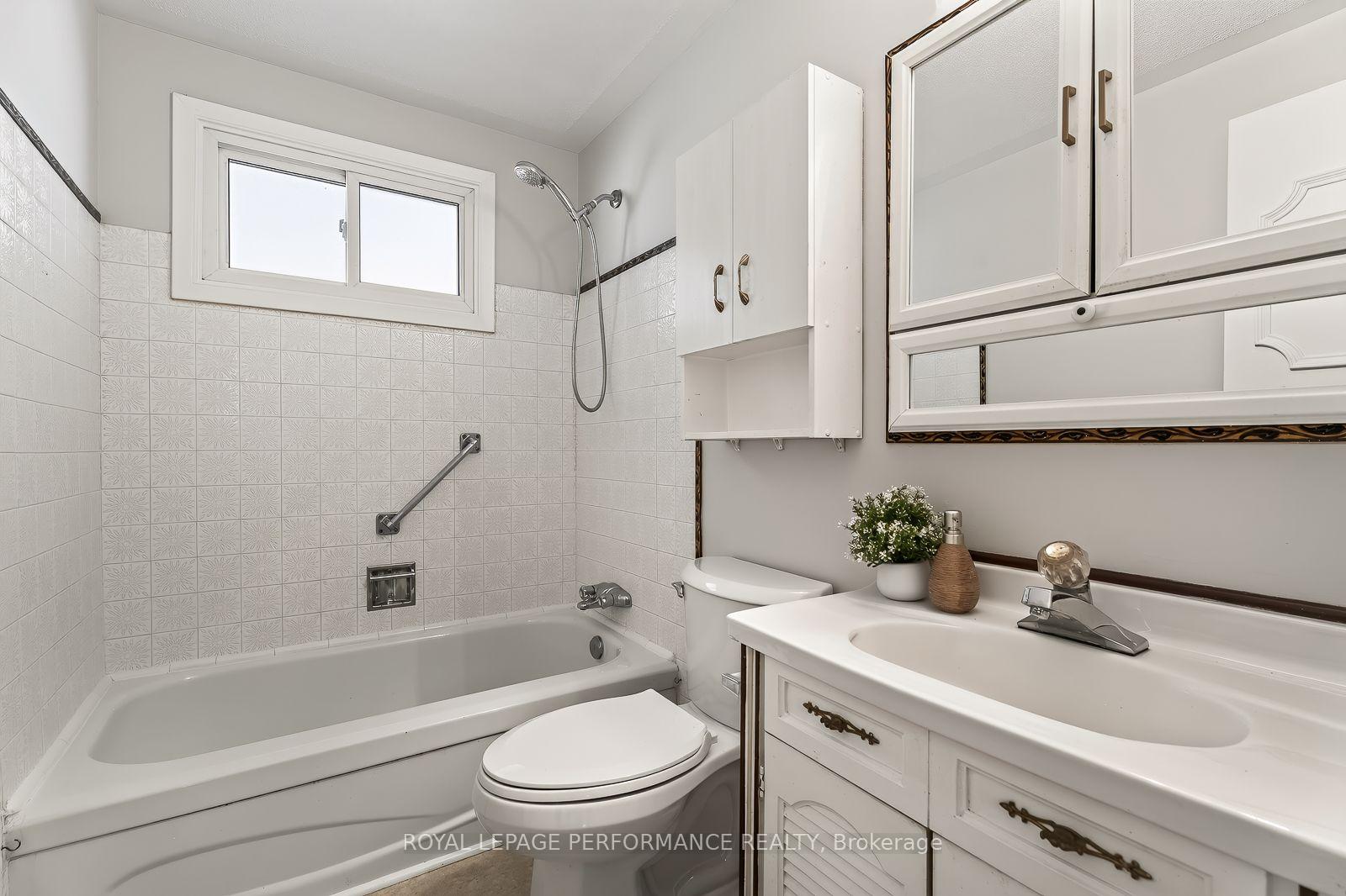 Photo 21 of 2179 Erinbrook Crescent, Ottawa, Sheffield Glen/Industrial Park — HOMEH