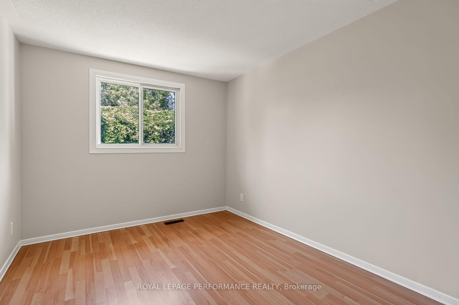 Photo 24 of 2179 Erinbrook Crescent, Ottawa, Sheffield Glen/Industrial Park — HOMEH