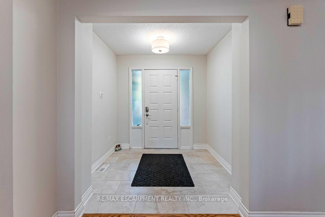 Photo 5 of 1149 Mesa Crescent, Mississauga, Lorne Park — HOMEH