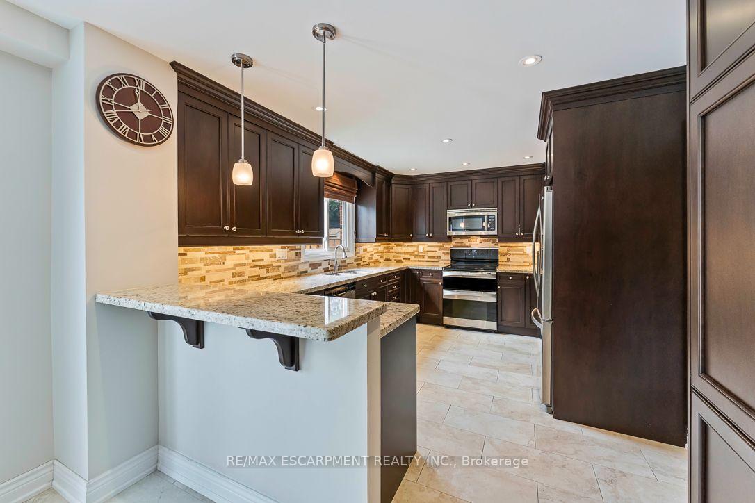 Photo 7 of 1149 Mesa Crescent, Mississauga, Lorne Park — HOMEH