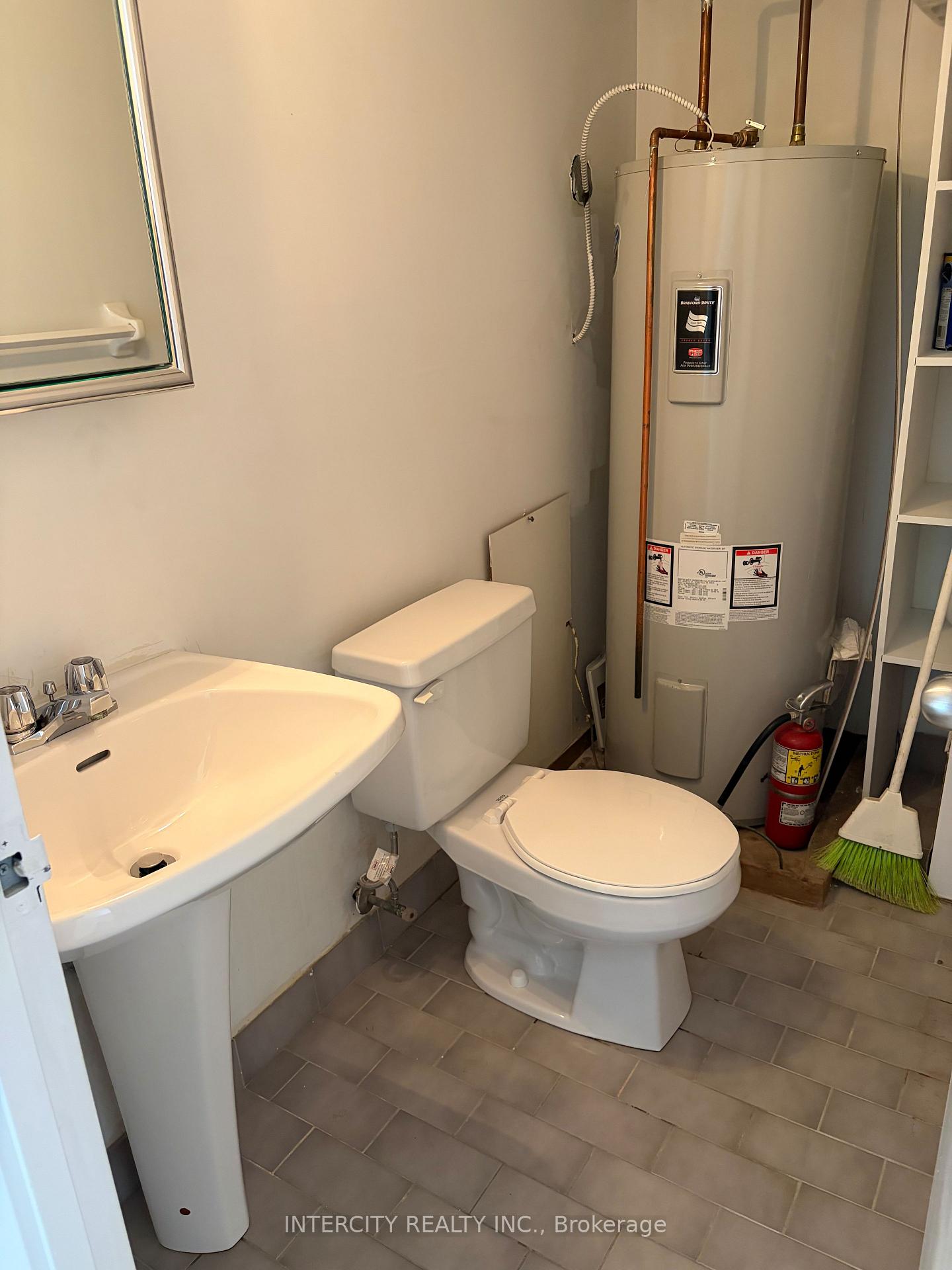 Photo 8 of Unit 1110, 61 Markbrook Lane, Etobicoke, Mount Olive-Silverstone-Jamestown — HOMEH