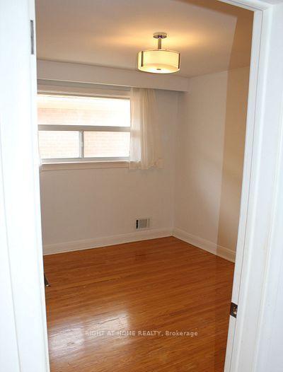 Photo 7 of 35 Warnica Avenue, Etobicoke, Islington-City Centre West — HOMEH