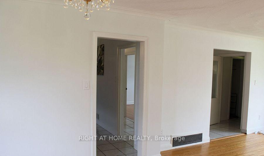 Photo 8 of 35 Warnica Avenue, Etobicoke, Islington-City Centre West — HOMEH