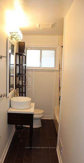 Photo 11 of 35 Warnica Avenue, Etobicoke, Islington-City Centre West — HOMEH