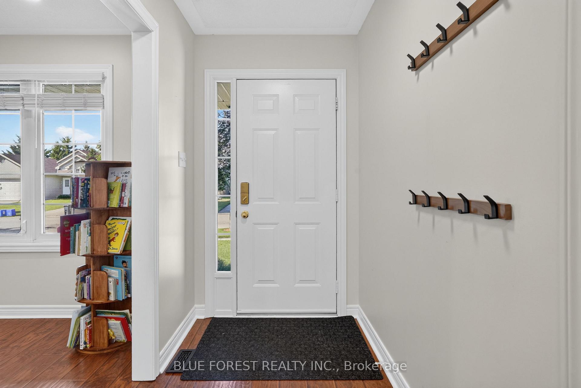 Photo 4 of 11 Edgewell Crescent, Central Elgin, Rural Central Elgin — HOMEH