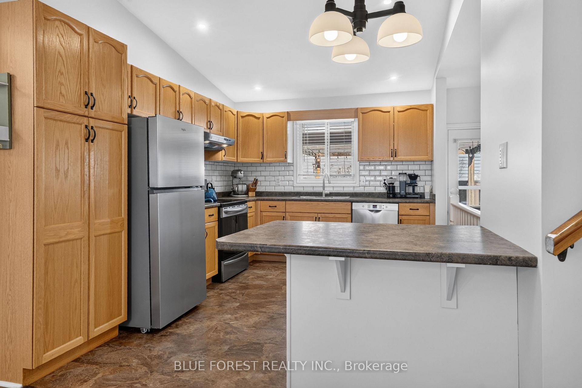 Photo 12 of 11 Edgewell Crescent, Central Elgin, Rural Central Elgin — HOMEH