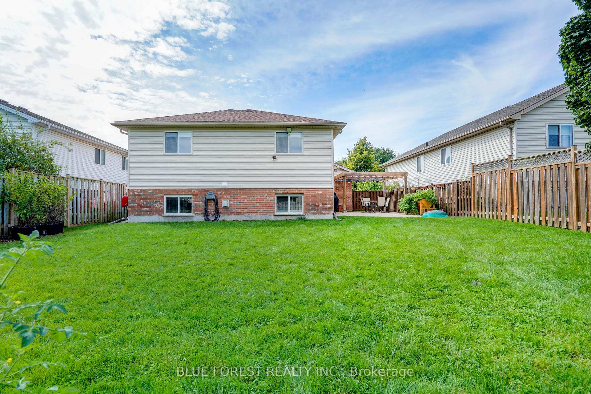 Photo 38 of 11 Edgewell Crescent, Central Elgin, Rural Central Elgin — HOMEH