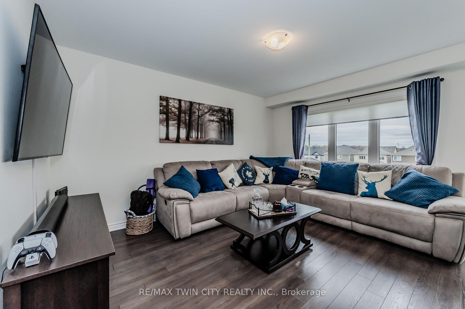Photo 9 of 112 Watermill Street, Kitchener, Doon South — HOMEH