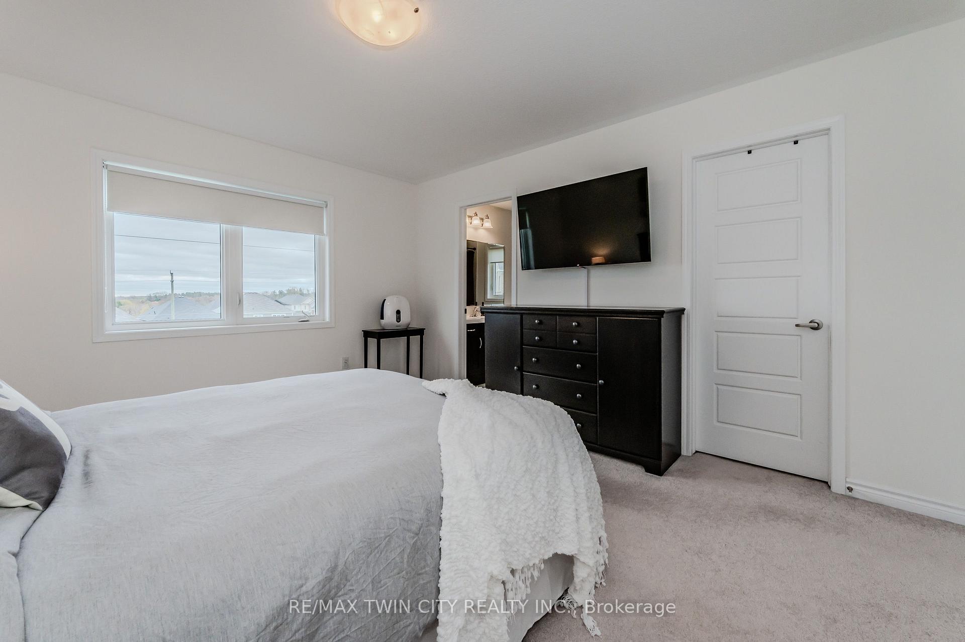 Photo 25 of 112 Watermill Street, Kitchener, Doon South — HOMEH