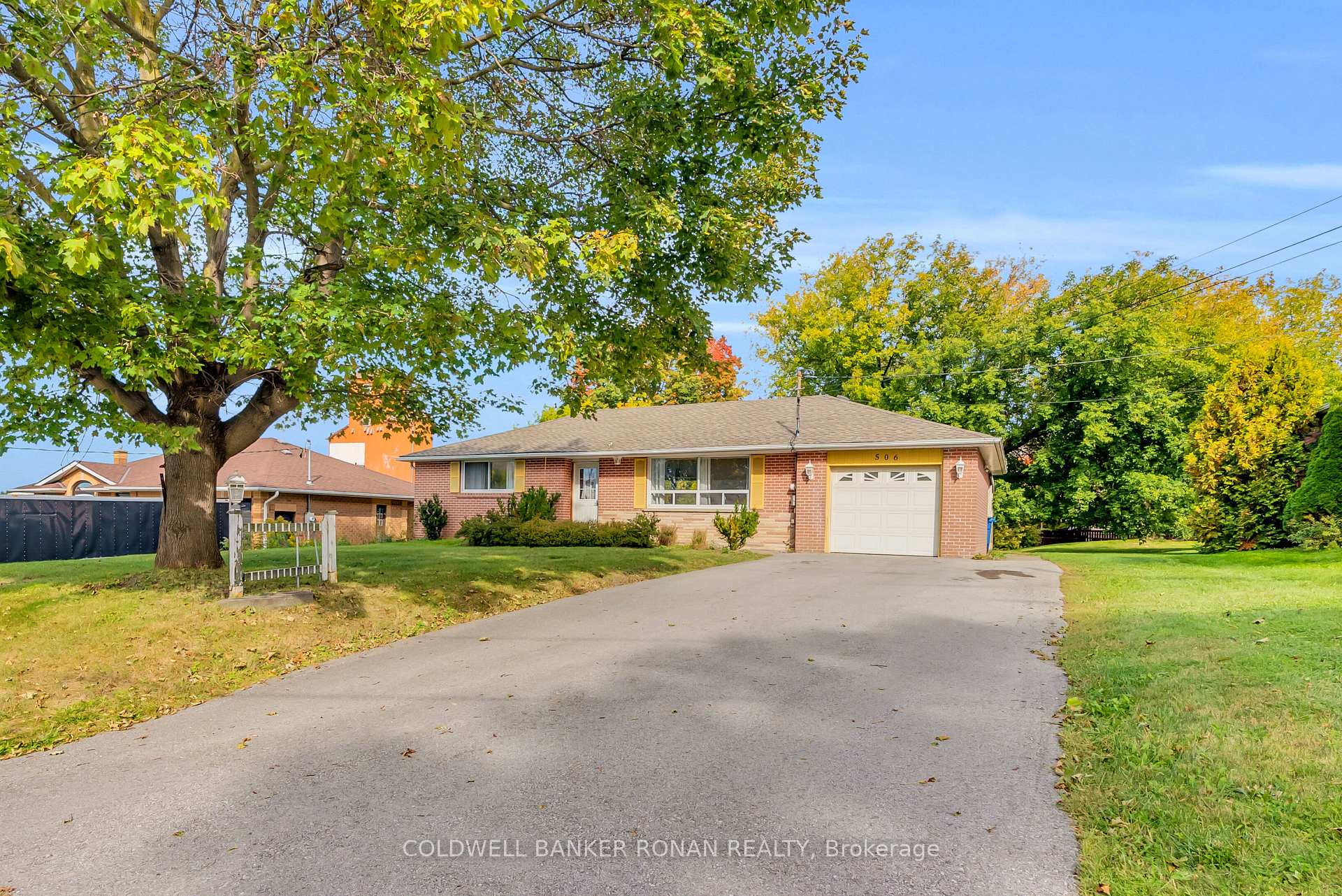 Photo 2 of 506 Main Street, King, Schomberg — HOMEH