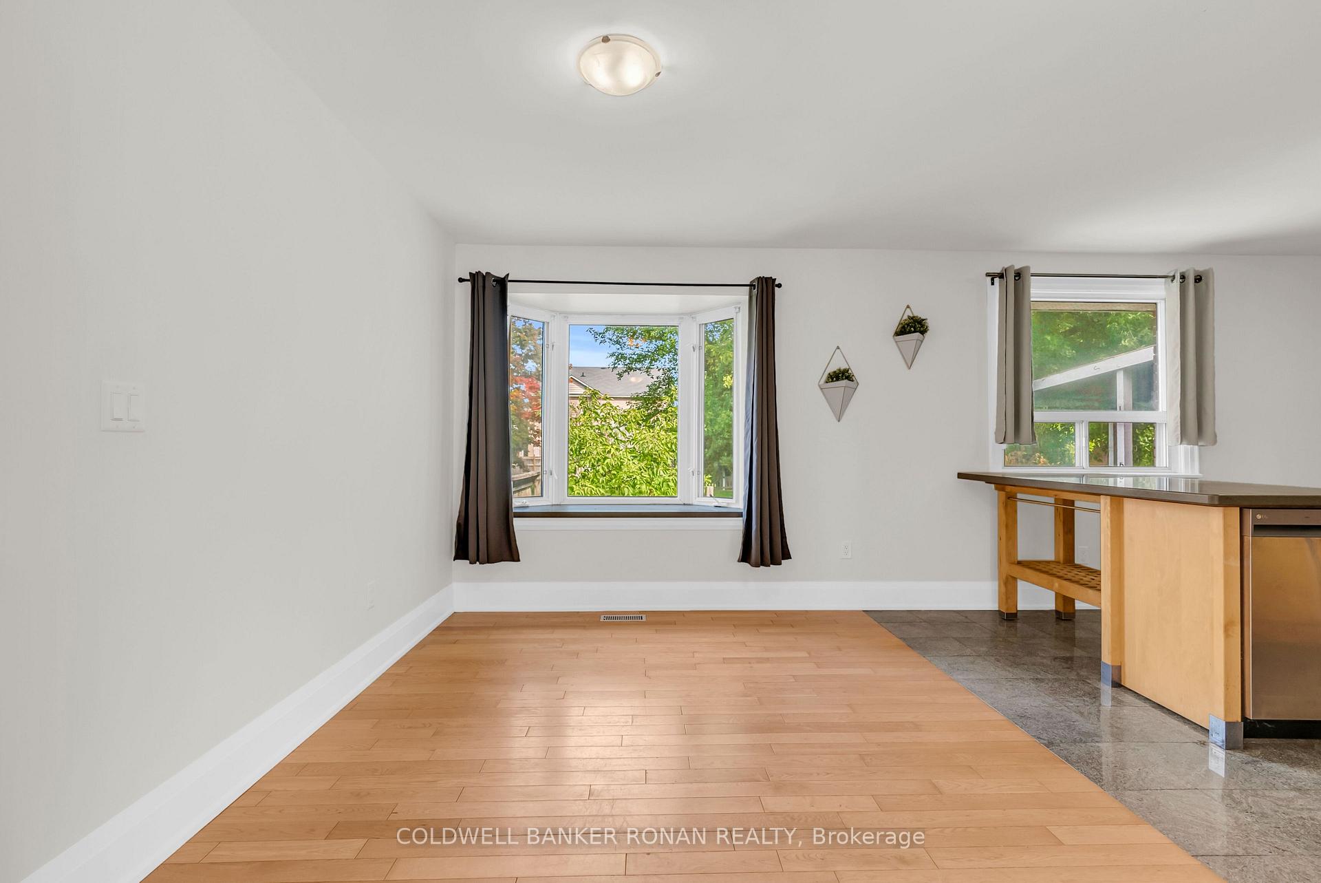 Photo 9 of 506 Main Street, King, Schomberg — HOMEH