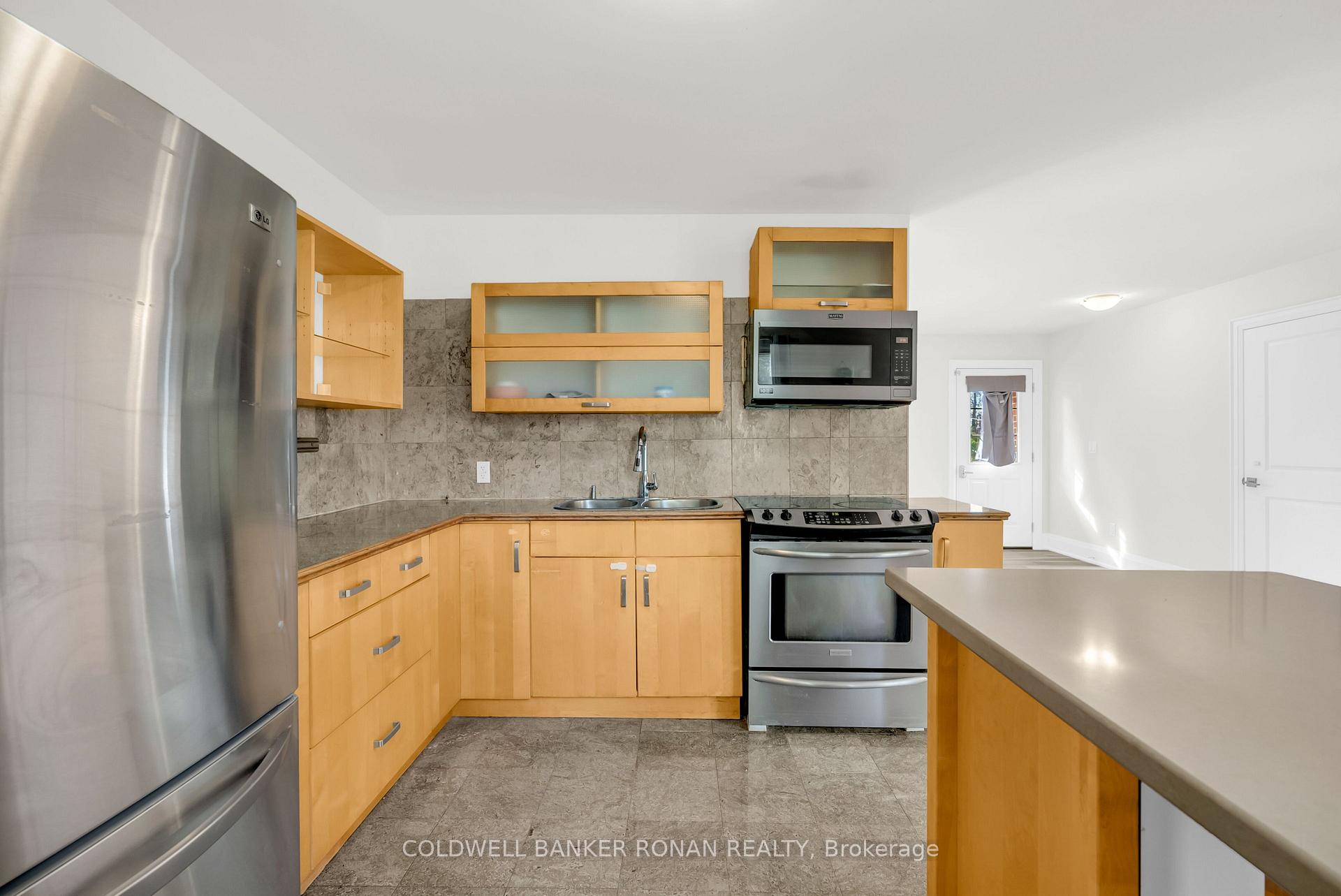 Photo 15 of 506 Main Street, King, Schomberg — HOMEH