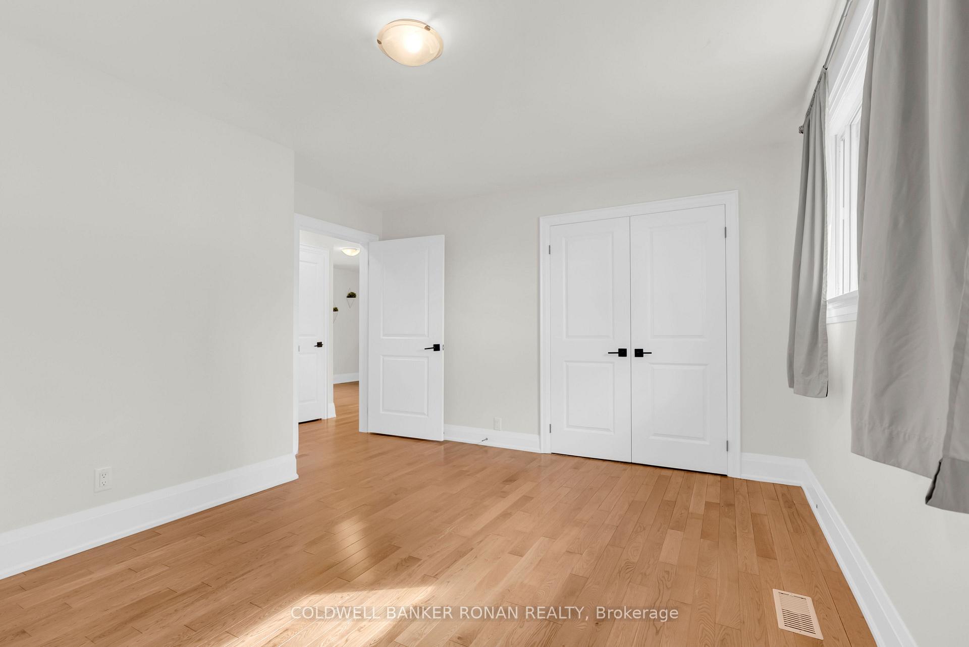 Photo 19 of 506 Main Street, King, Schomberg — HOMEH