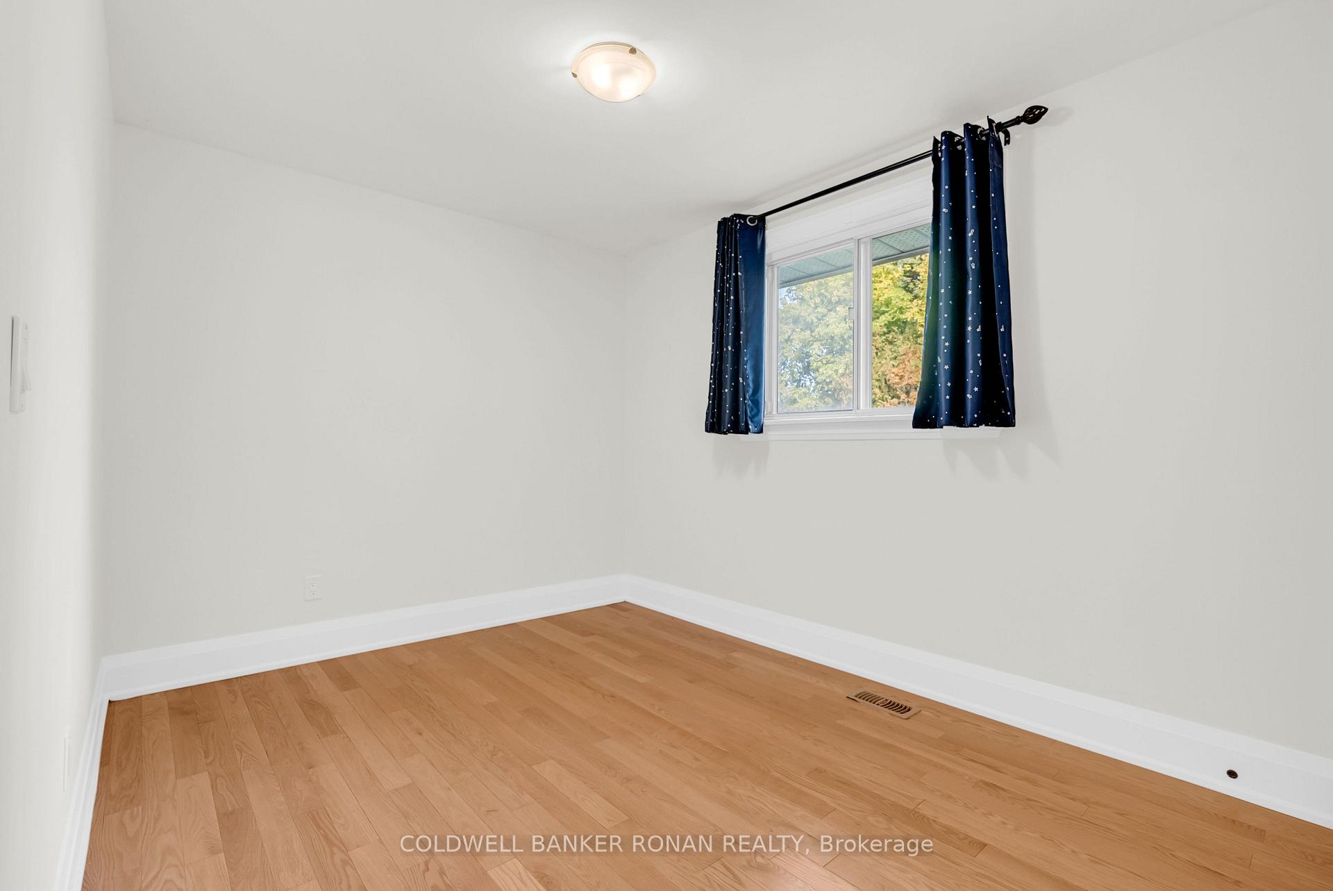 Photo 21 of 506 Main Street, King, Schomberg — HOMEH