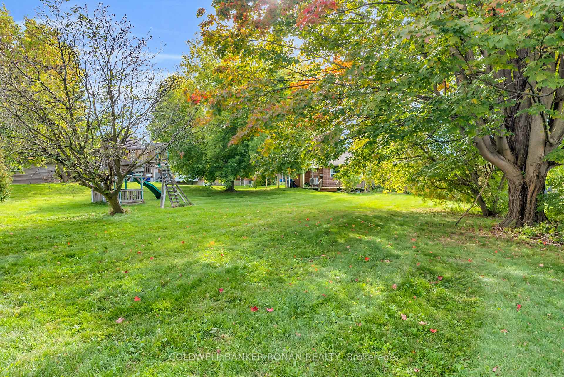 Photo 42 of 506 Main Street, King, Schomberg — HOMEH