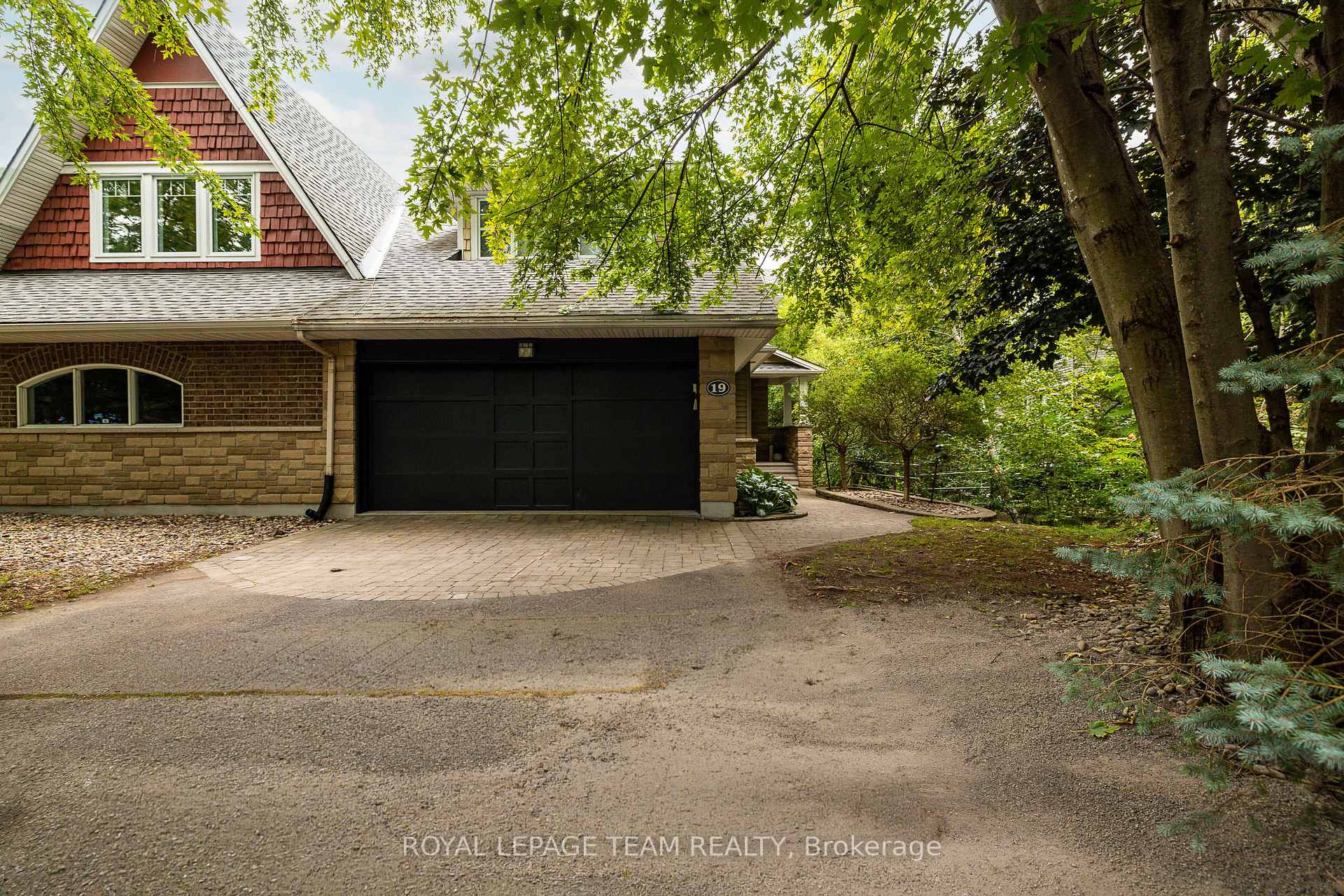 Photo 2 of 19 Creeks End Lane, Ottawa, Bayshore — HOMEH