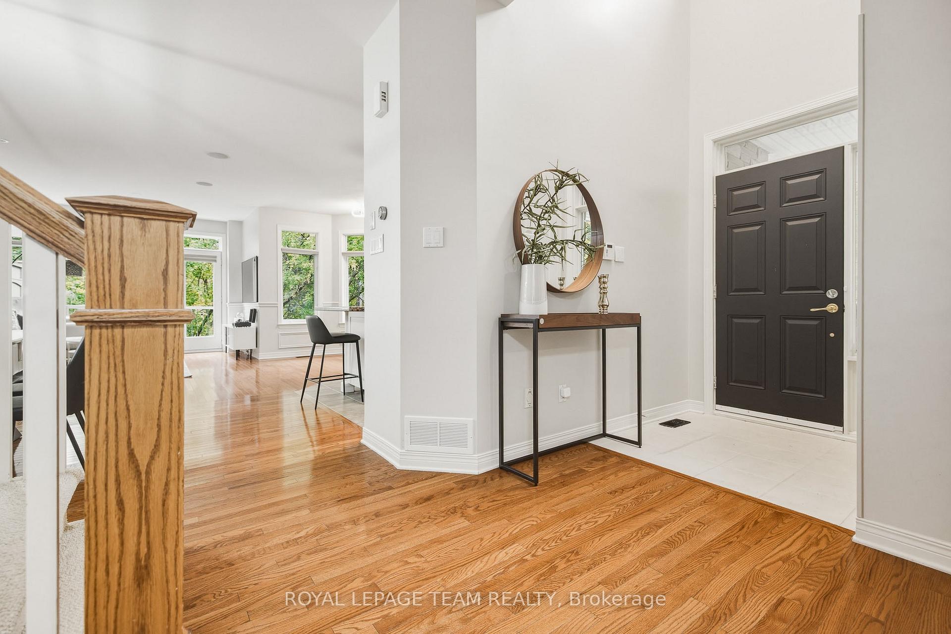 Photo 6 of 19 Creeks End Lane, Ottawa, Bayshore — HOMEH