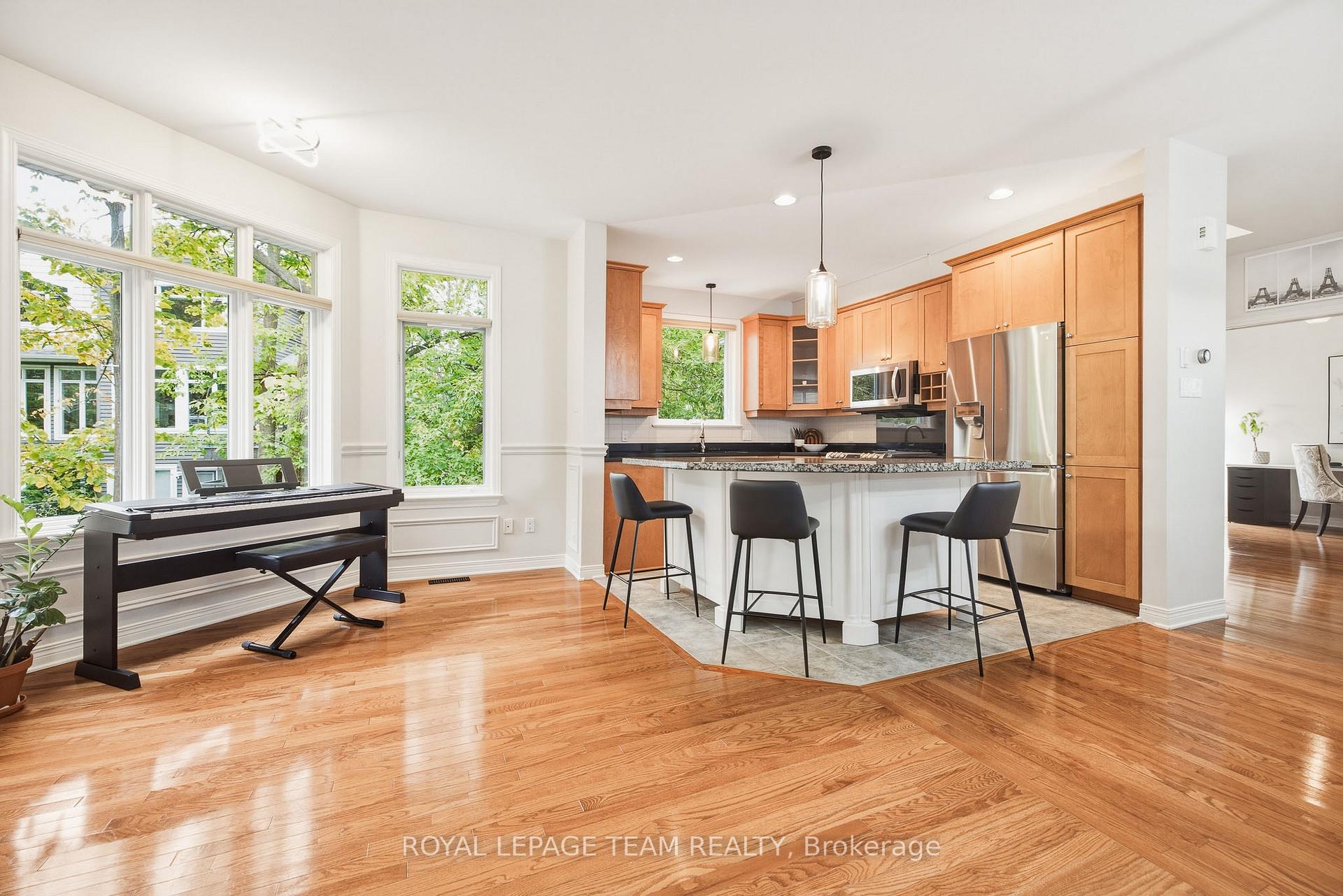 Photo 12 of 19 Creeks End Lane, Ottawa, Bayshore — HOMEH