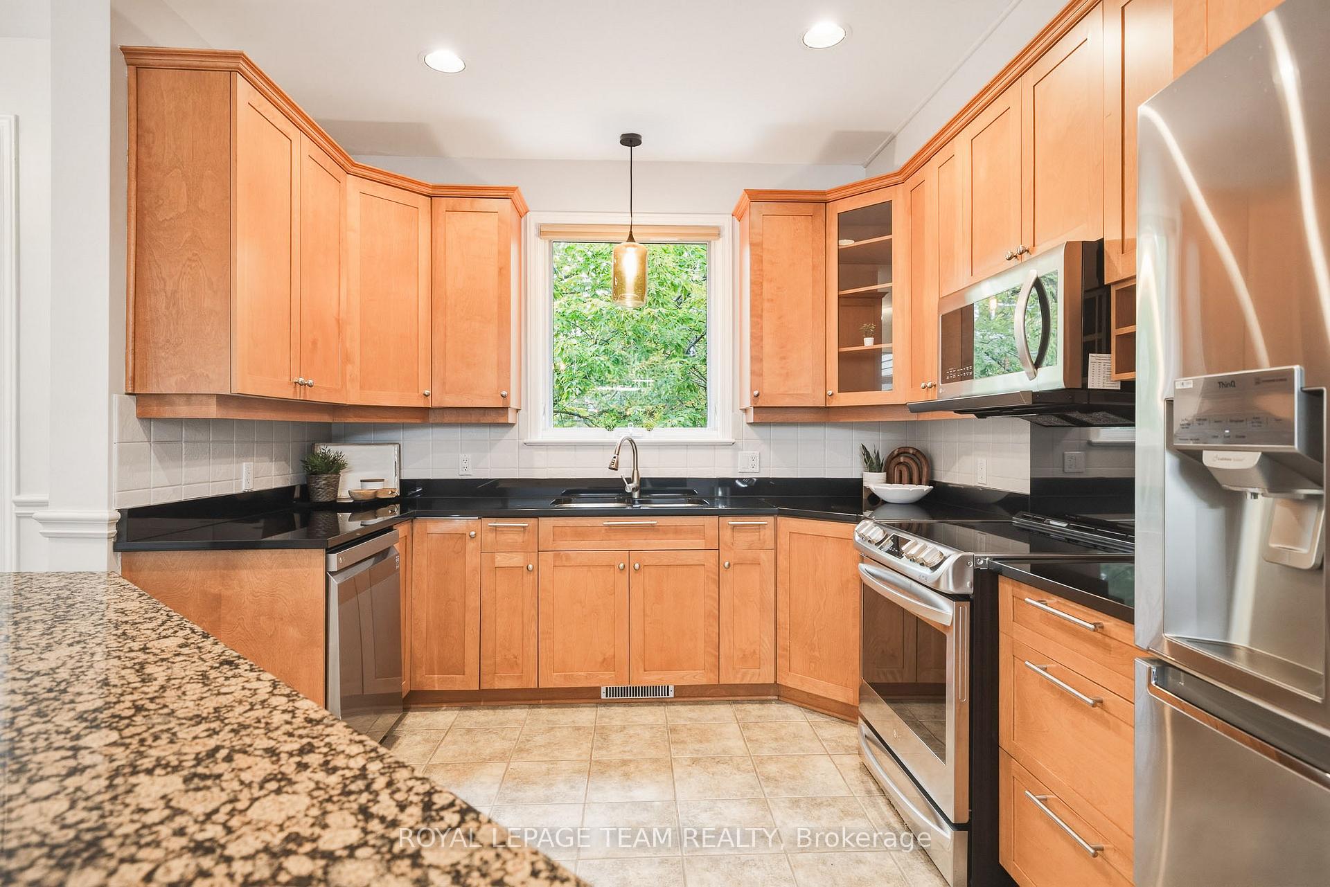 Photo 13 of 19 Creeks End Lane, Ottawa, Bayshore — HOMEH
