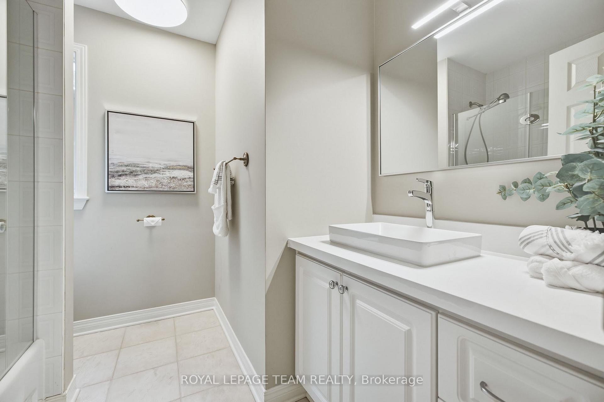 Photo 34 of 19 Creeks End Lane, Ottawa, Bayshore — HOMEH