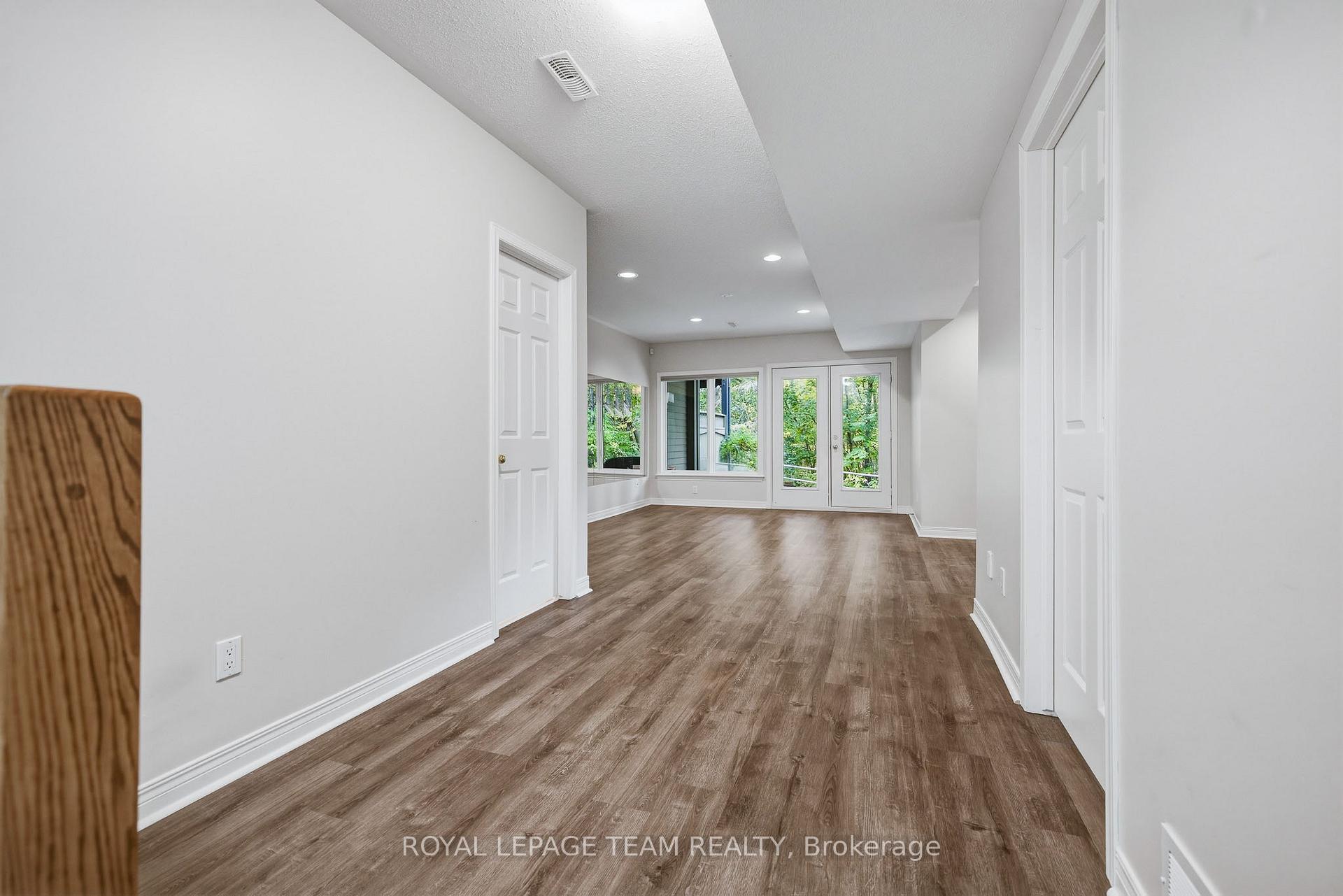 Photo 36 of 19 Creeks End Lane, Ottawa, Bayshore — HOMEH