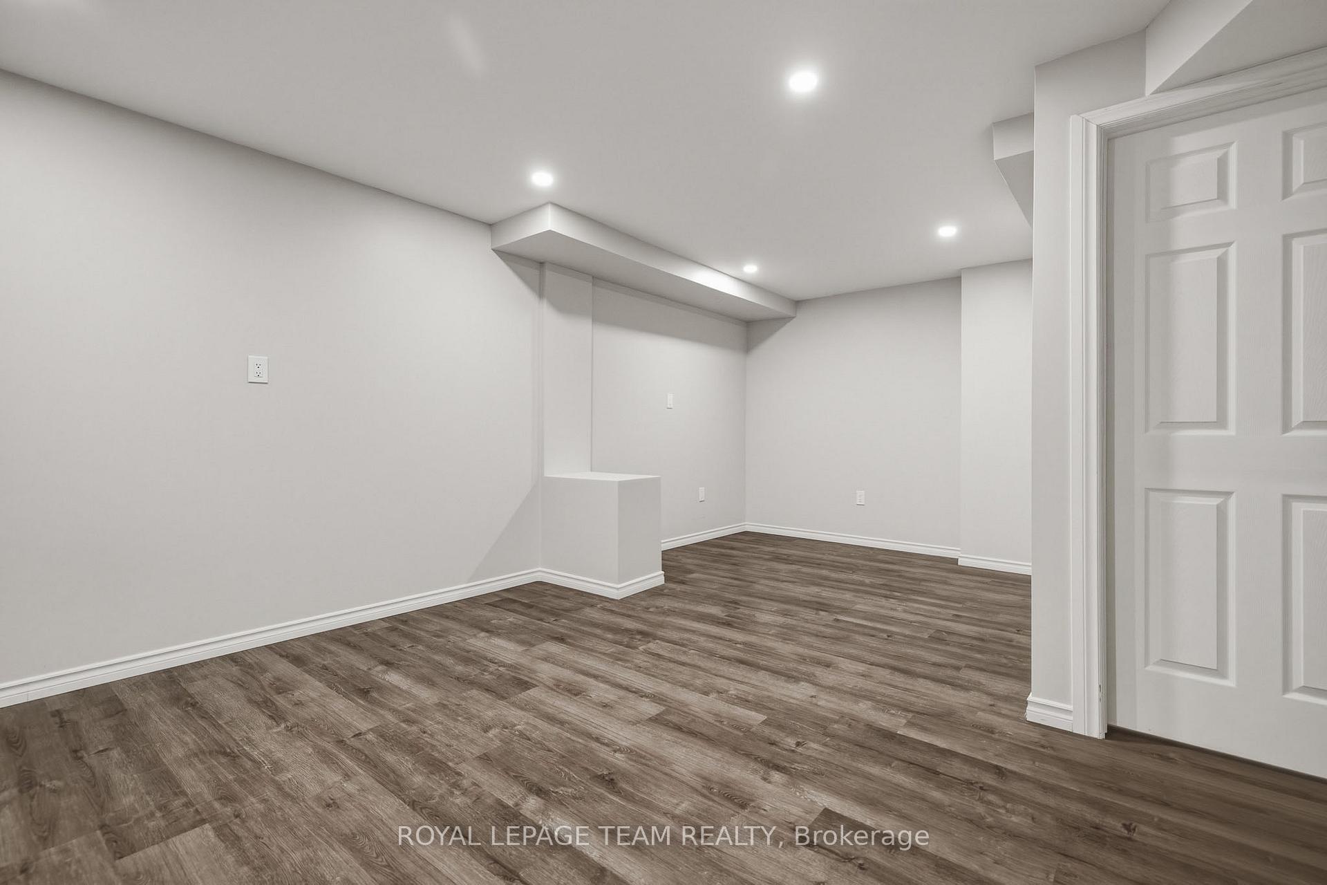 Photo 39 of 19 Creeks End Lane, Ottawa, Bayshore — HOMEH