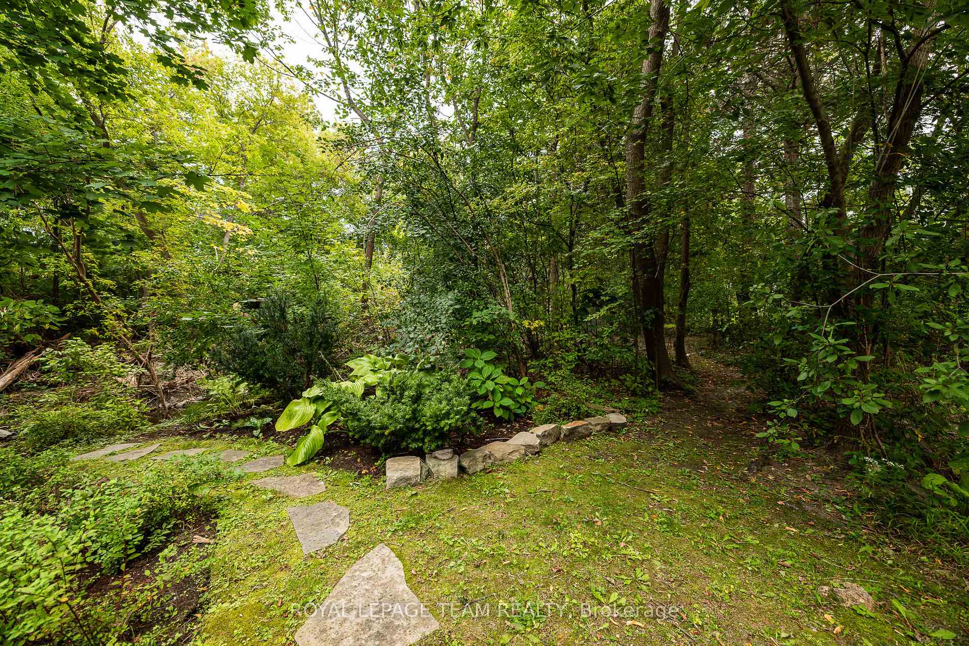 Photo 45 of 19 Creeks End Lane, Ottawa, Bayshore — HOMEH