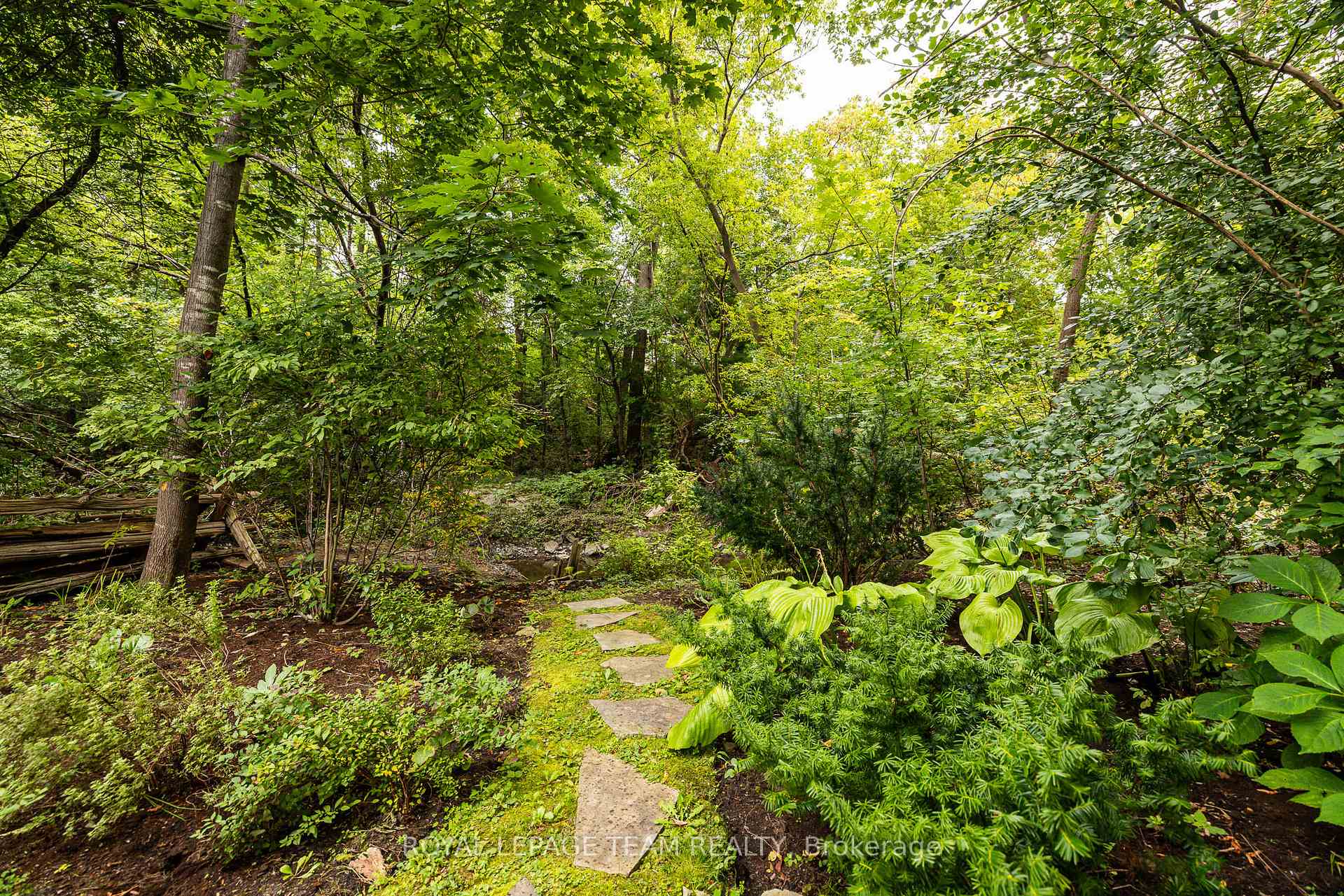 Photo 46 of 19 Creeks End Lane, Ottawa, Bayshore — HOMEH