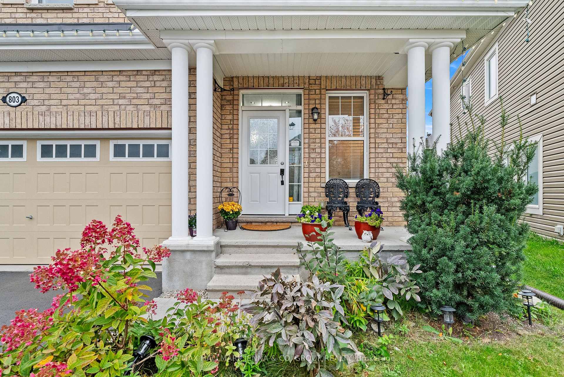 Photo 2 of 803 Logperch Circle, Ottawa, Barrhaven - Half Moon Bay — HOMEH