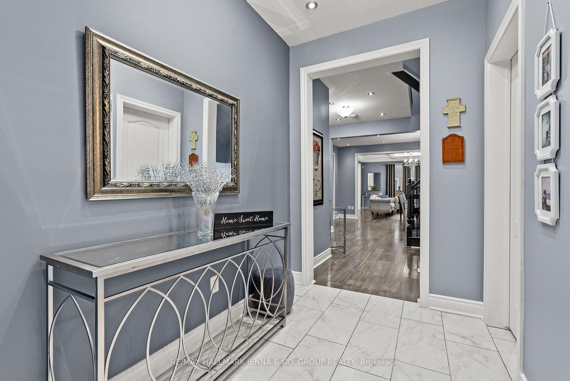 Photo 4 of 803 Logperch Circle, Ottawa, Barrhaven - Half Moon Bay — HOMEH