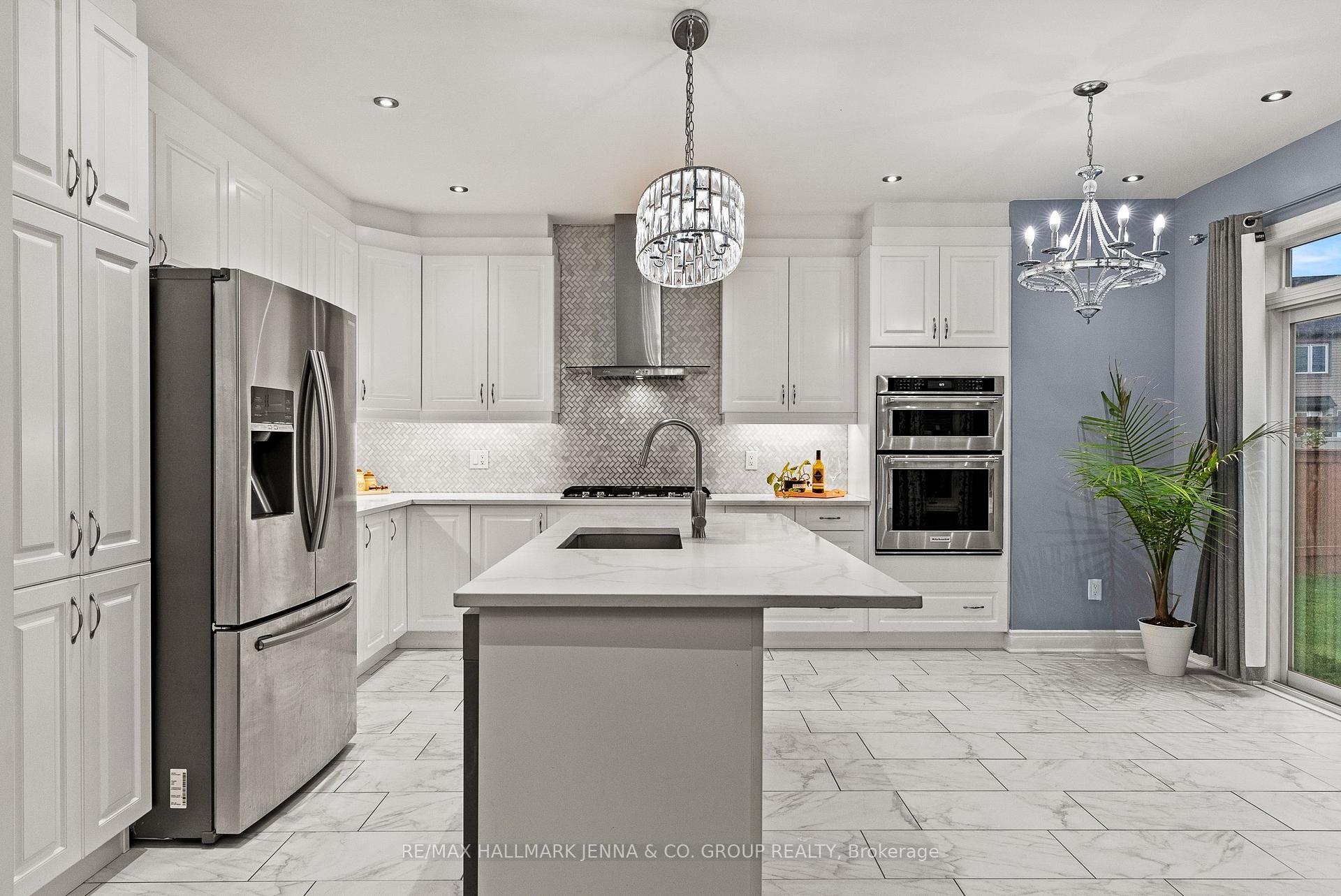 Photo 12 of 803 Logperch Circle, Ottawa, Barrhaven - Half Moon Bay — HOMEH
