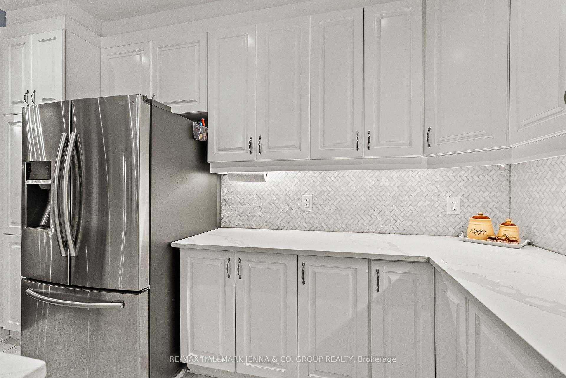 Photo 17 of 803 Logperch Circle, Ottawa, Barrhaven - Half Moon Bay — HOMEH