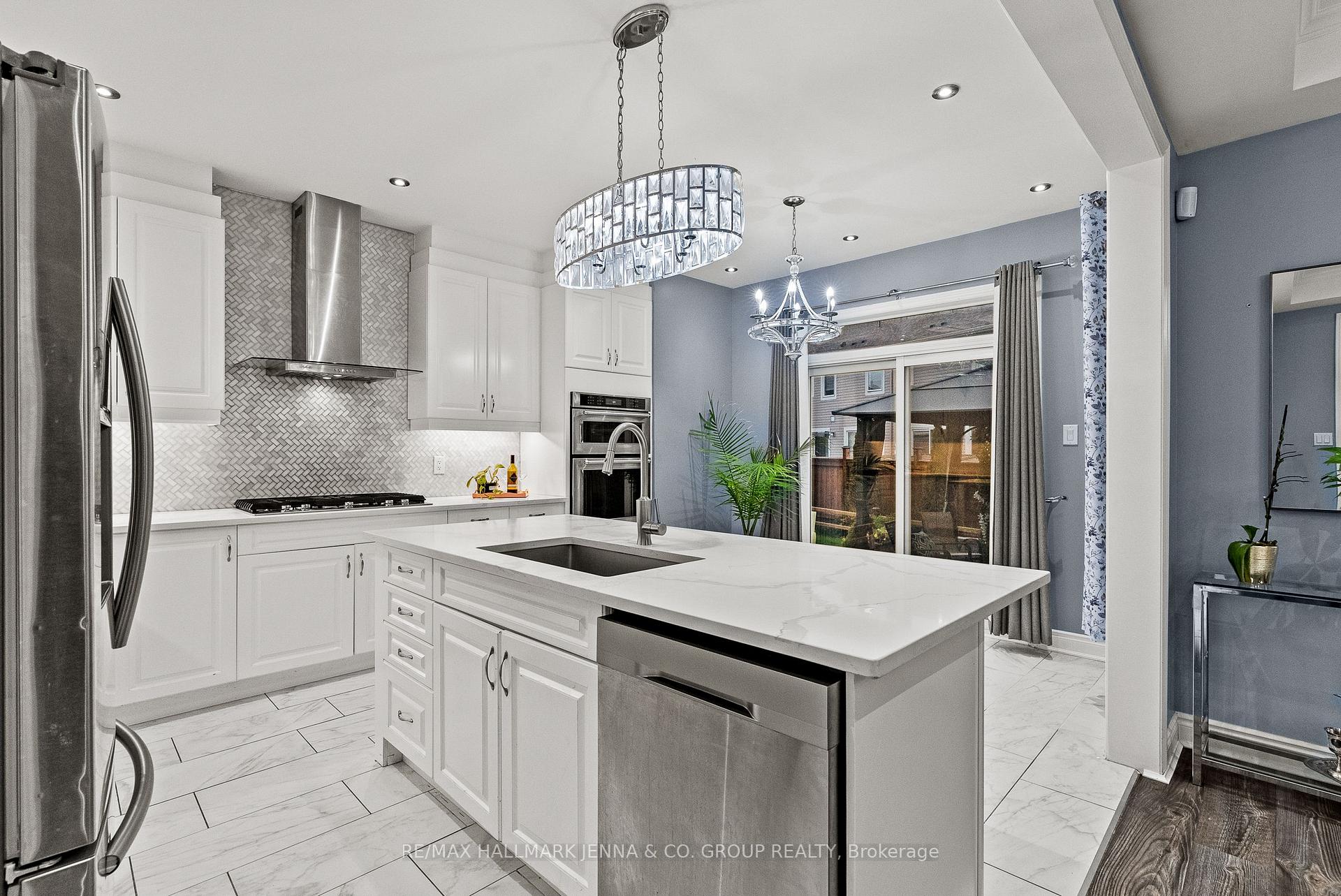 Photo 18 of 803 Logperch Circle, Ottawa, Barrhaven - Half Moon Bay — HOMEH