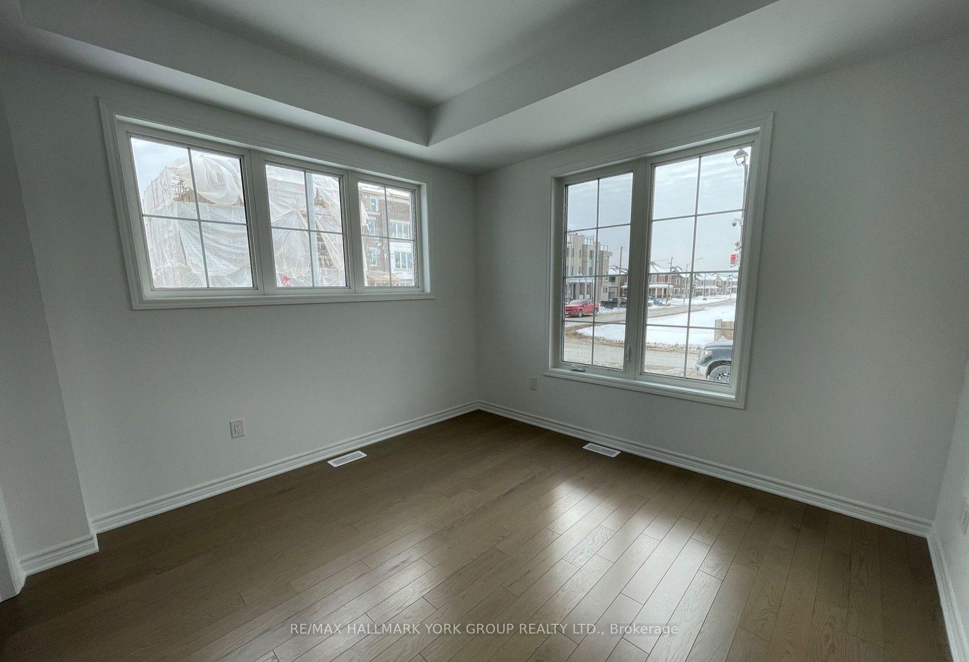 Photo 3 of 76 Greenridge Crescent, Markham, Rural Markham — HOMEH