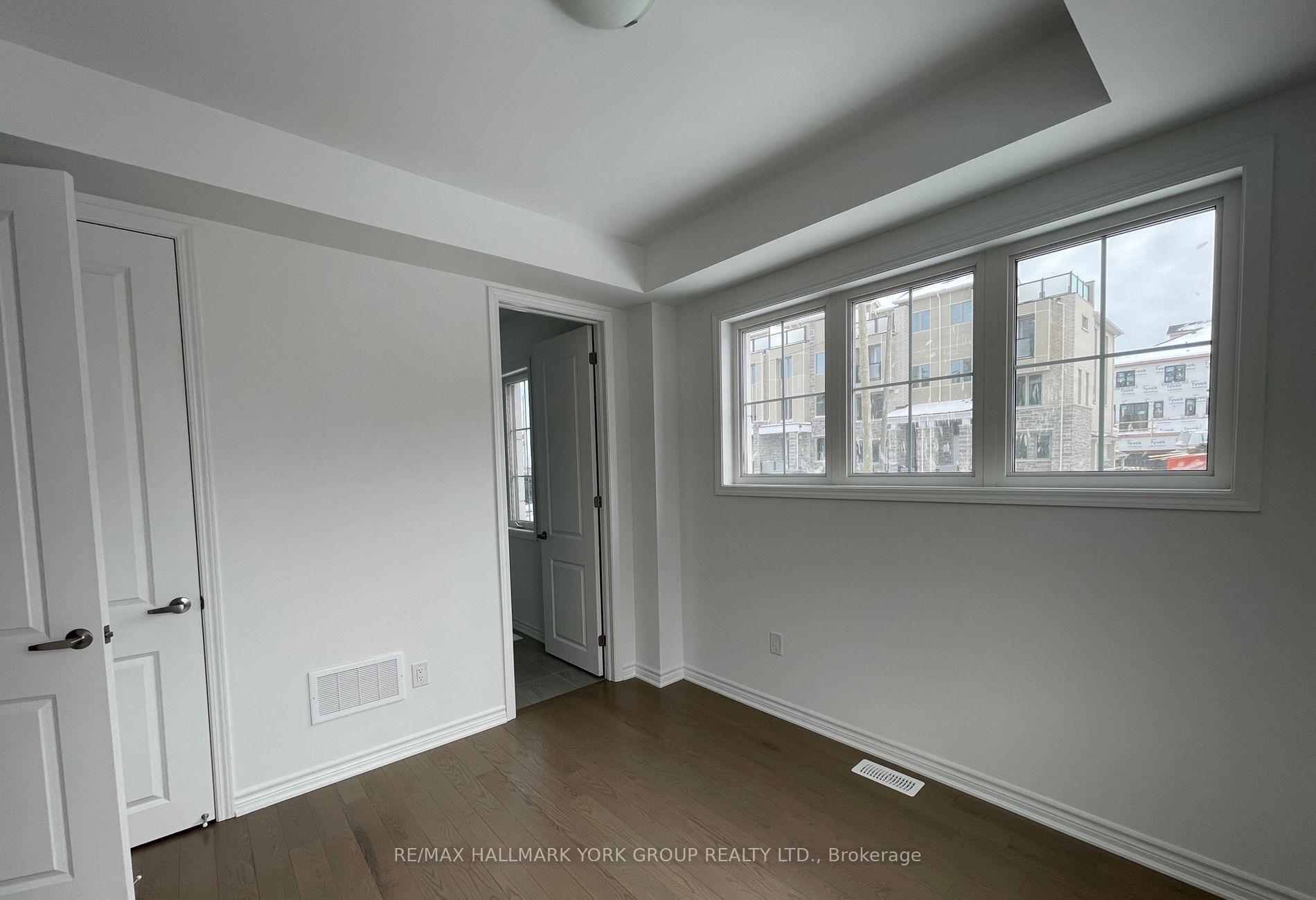 Photo 4 of 76 Greenridge Crescent, Markham, Rural Markham — HOMEH