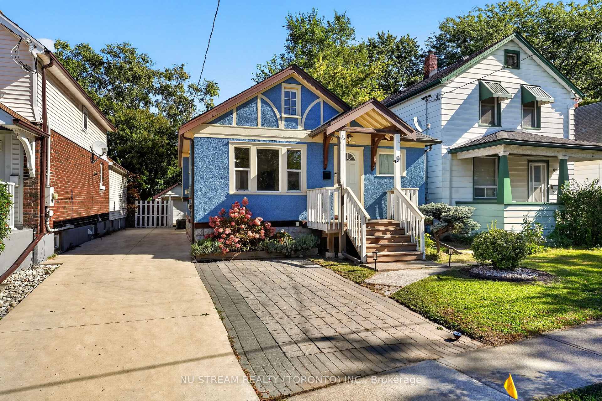 Photo 2 of 9 Manning Street, St. Catharines, E. Chester — HOMEH