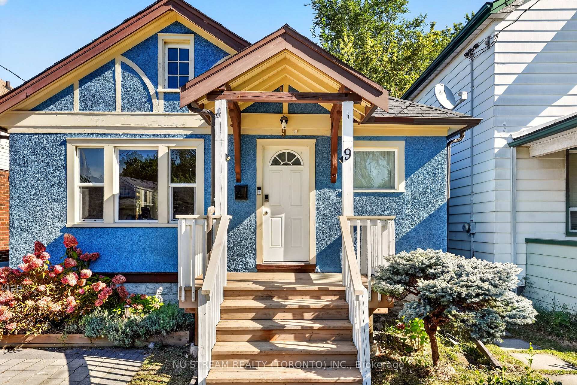 Photo 3 of 9 Manning Street, St. Catharines, E. Chester — HOMEH