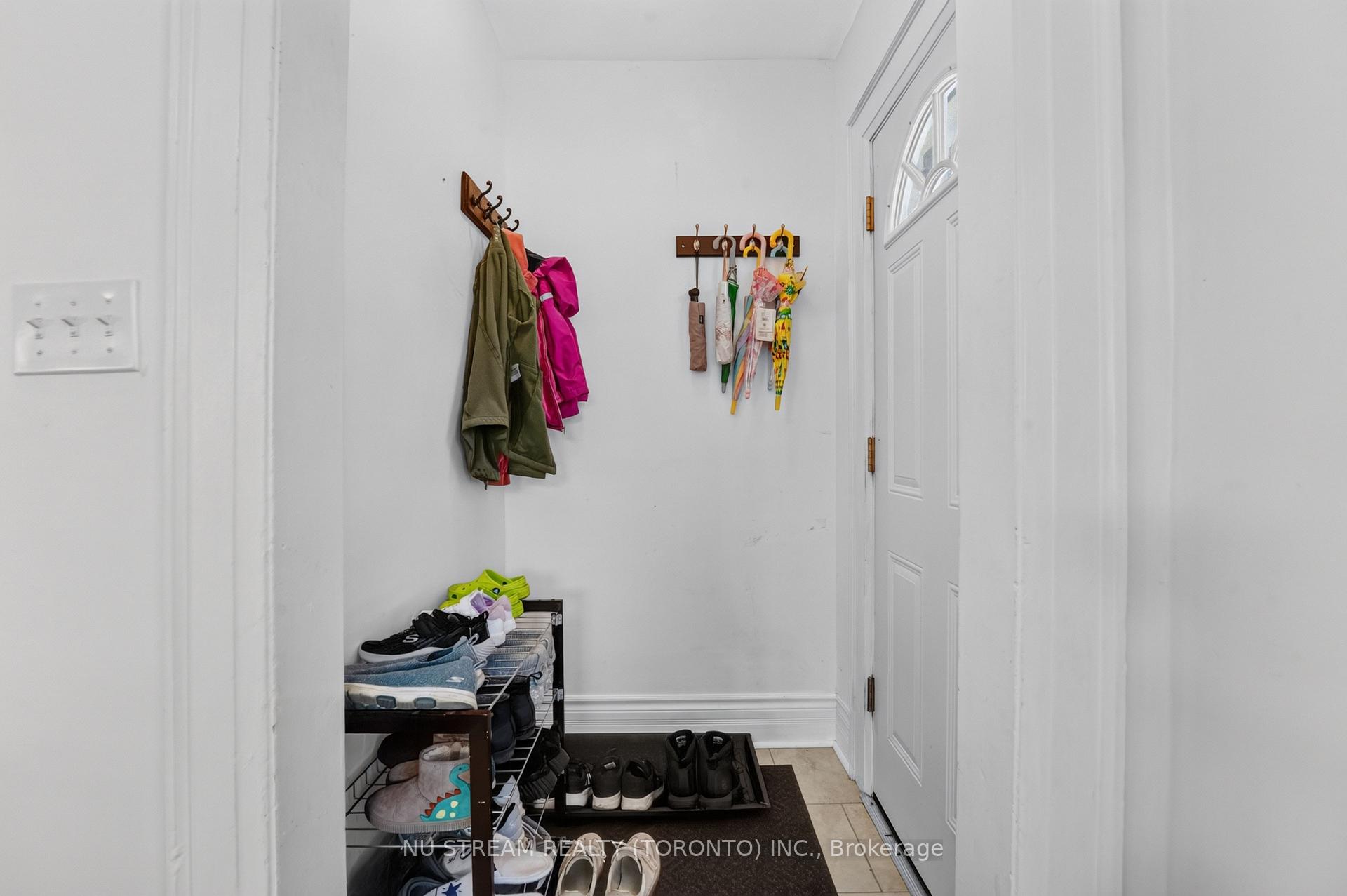 Photo 4 of 9 Manning Street, St. Catharines, E. Chester — HOMEH