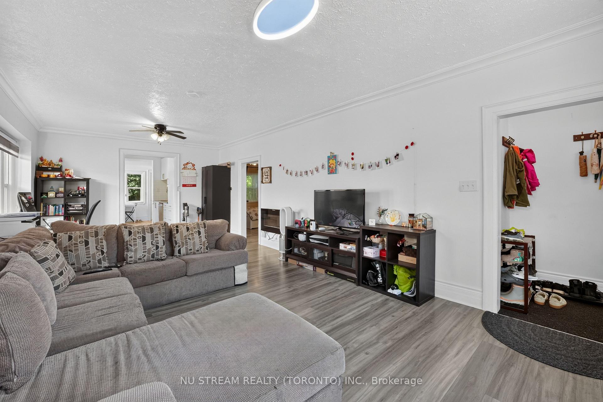 Photo 6 of 9 Manning Street, St. Catharines, E. Chester — HOMEH