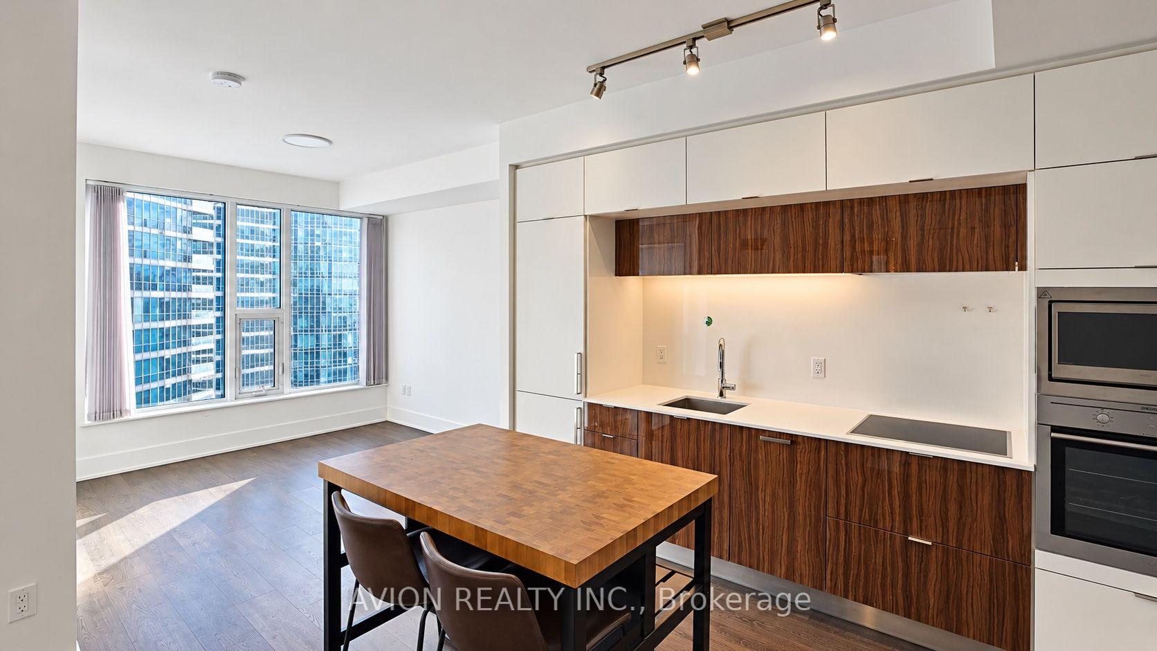 Photo 3 of Unit 3008, 10 York Street, Toronto, Waterfront Communities — HOMEH