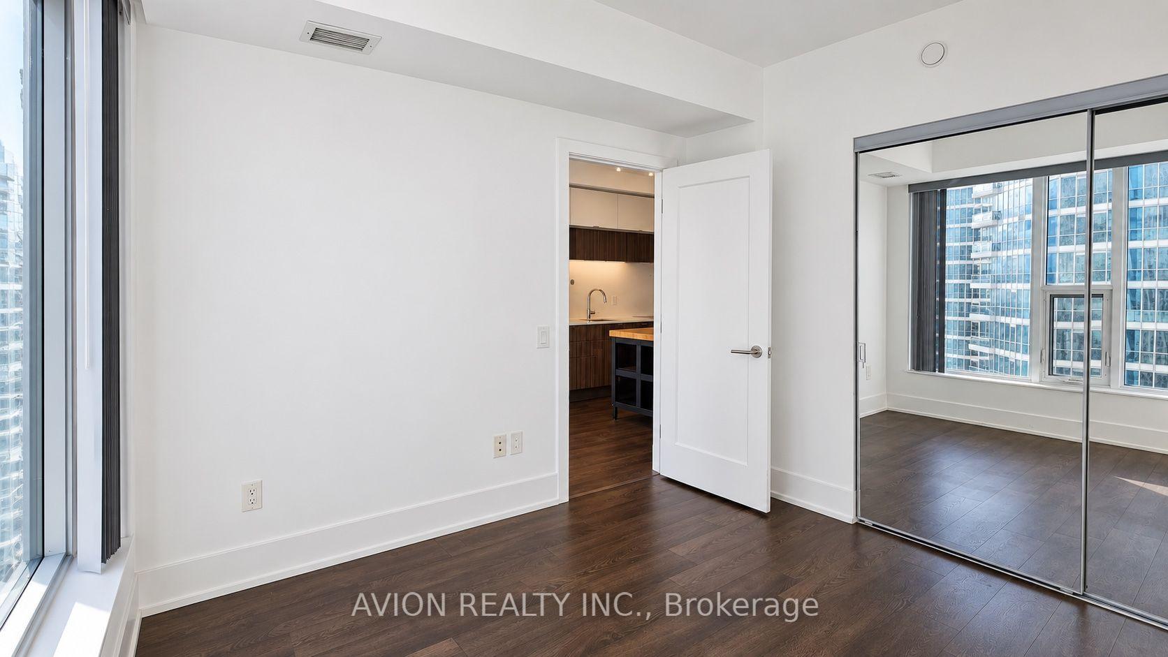 Photo 8 of Unit 3008, 10 York Street, Toronto, Waterfront Communities — HOMEH